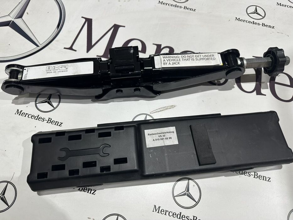 Оригинален крик+ключ за гуми Мерцедес