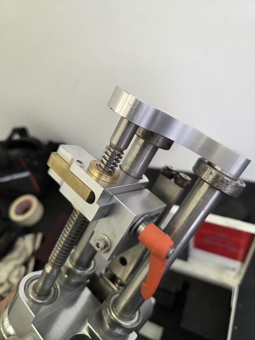 Masina de decojit teava , dispozitiv curatat teava pt electrofuziune ,