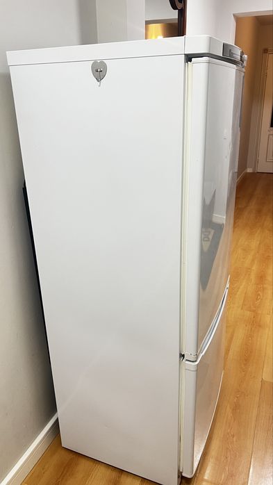 Холодильник Indesit