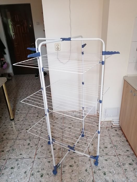 Uscător rufe vertical pliabil, cu suport umerașe, rotile blocabile