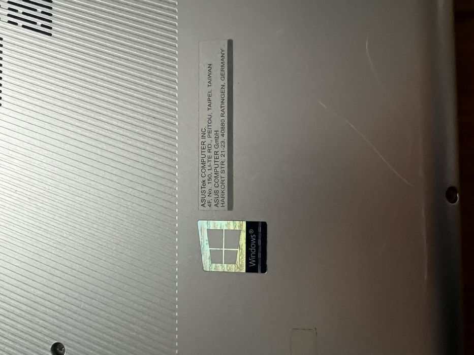 Laptop Asus VivoBook in stare buna