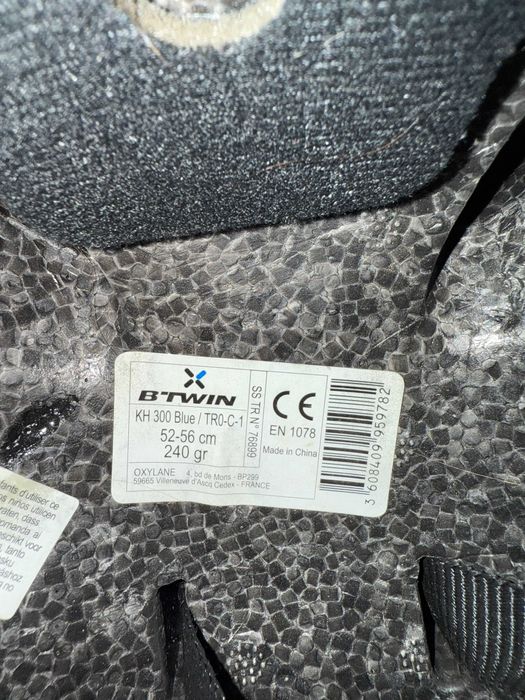 Vand doua casti copii 52-56 cm putin folosite, albastru si verde