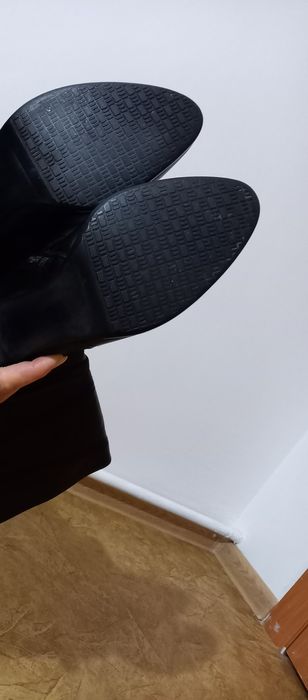 Продам кожаные сапоги