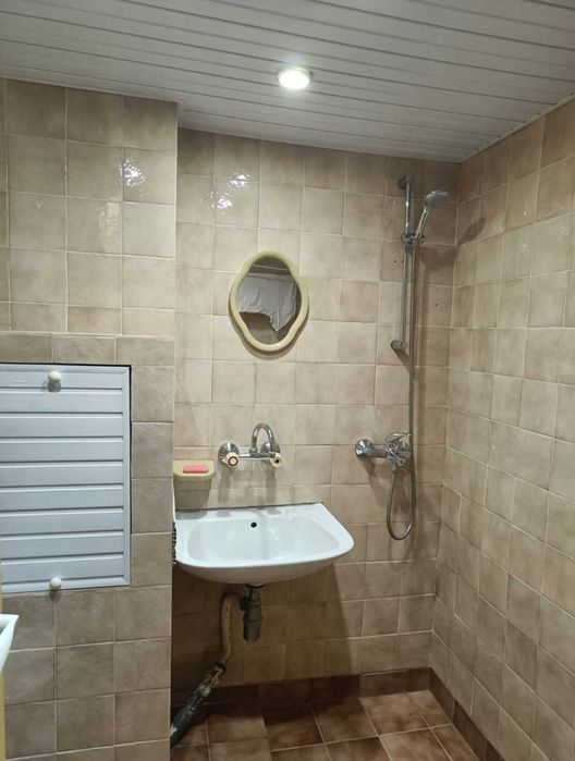 Отдава под наем обзаведена гарсониера в кв. Васил Левски