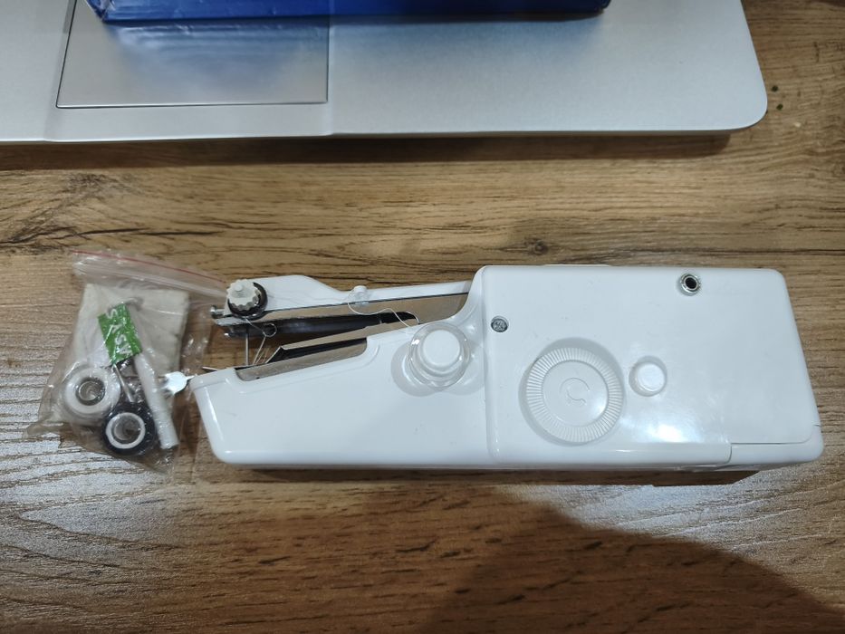 Портативная ручная швейная машинка Handy Stitch