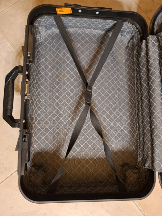 Куфар от  100% поликарбонат