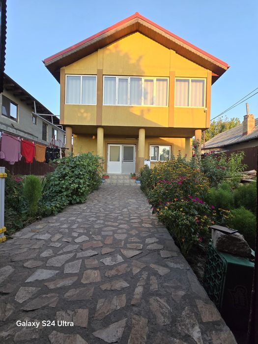 Casa de vanzare + Spatiu comercial