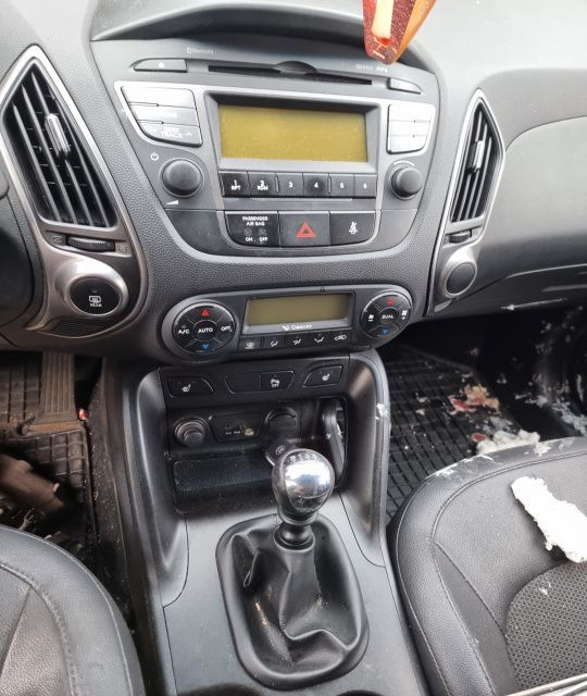 scaune fata spate bancheta scaune interior piele plafoniera spira volan timonerie kit pornire ambreaj volanta  Hyundai IX35 motor 2.0crdi D4HA dezmembrez