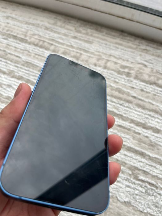 Продам Айфон Iphone 13