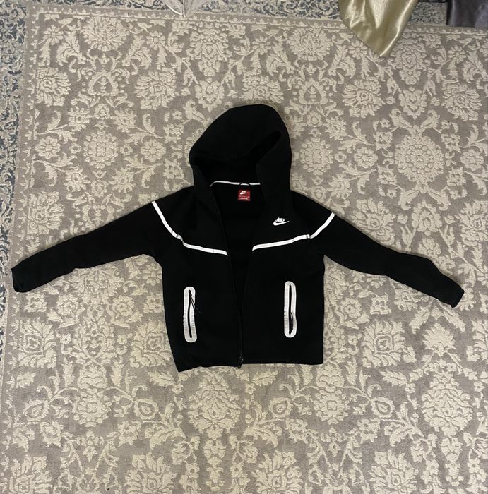 Nike Tech Fleece reflective