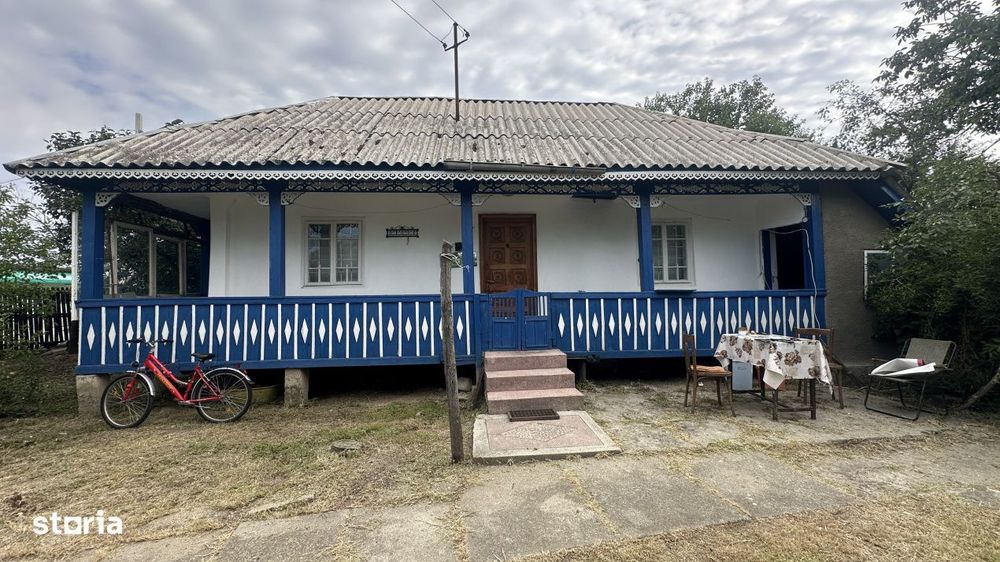 Casa traditionala+teren 1172mp intravilan cu in Lunca Corbului, Arges
