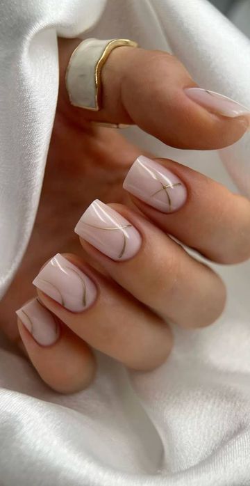 Маникюр / педикюр