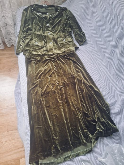 Продам двойку с юбкой