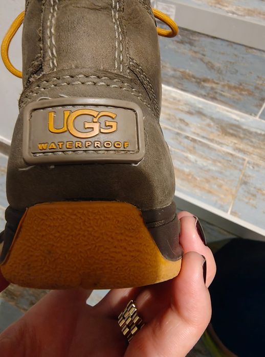 Ghete UGG rezistente la apa, marimea 31