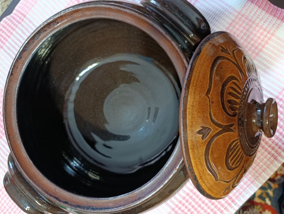 Глинен голям гювеч