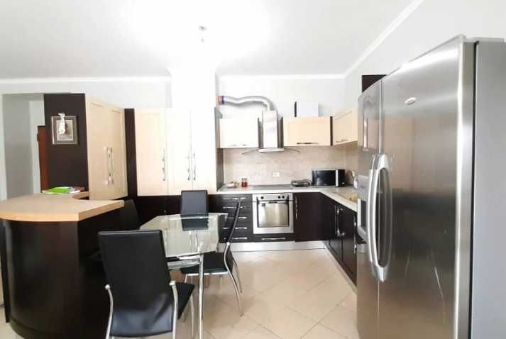 Дава се под наем Четиристаен апартамент в Пловдив, Център - 99 кв.м за 204 € - Снимка #4