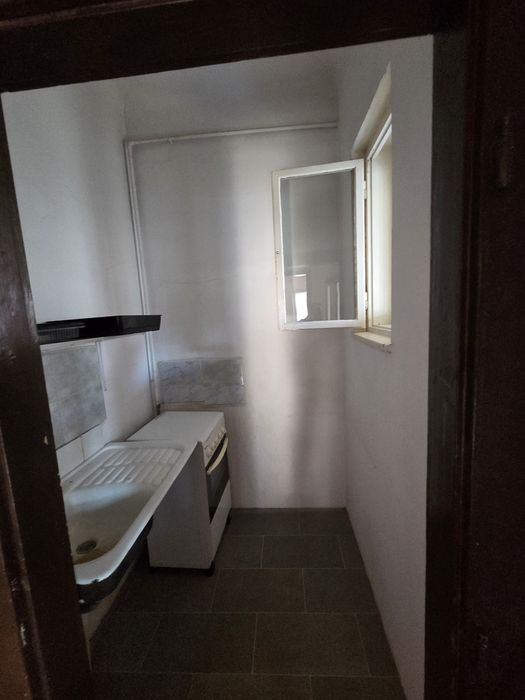 Inchiriez casa veche