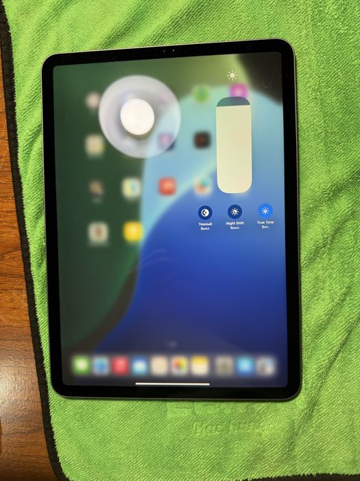 Ipad pro 11   64 gb wifi keyboard