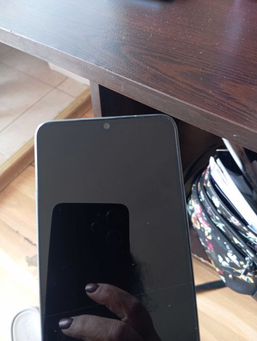 Продавам телрфон