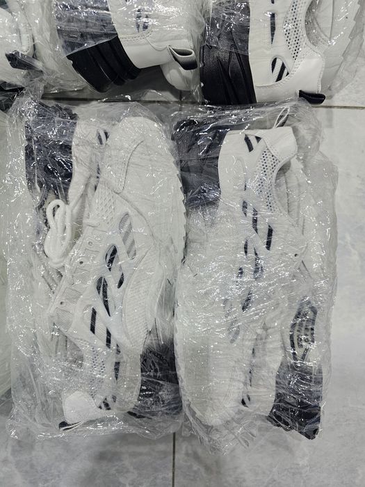 Yangi erkaklar oyoq kiyimlari