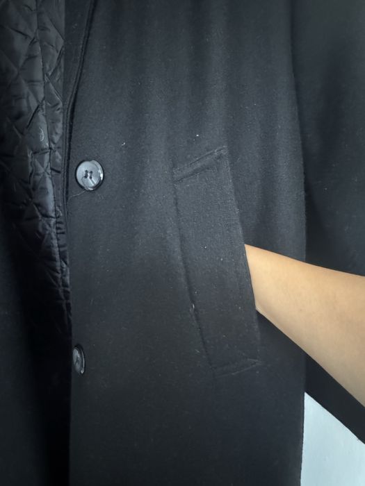 Черное пальто из шерсти