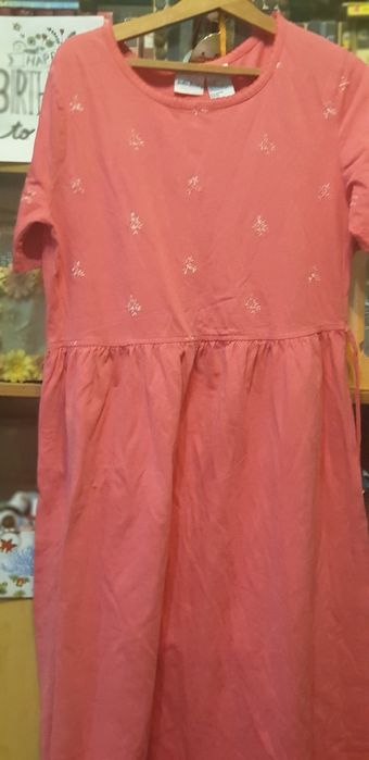 Продам платья на девочек7 вариантов