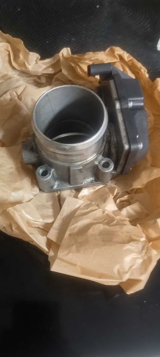 Продавам дроселова, клапа без моторче и хидравличен обтегач за Hyundai 243702A000 или 243702A700 или F34621441000