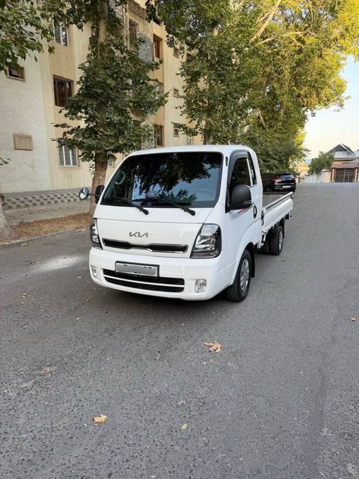 Kia bongo srochno sotiladi