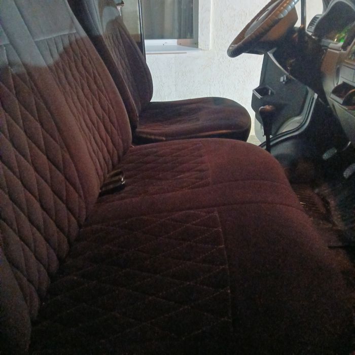 Газель с усесенный рамой