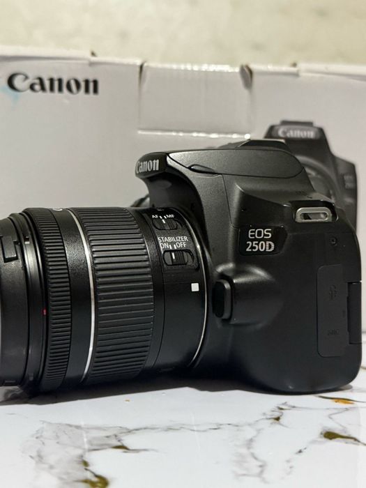 Фотоаппарат Canon 250D