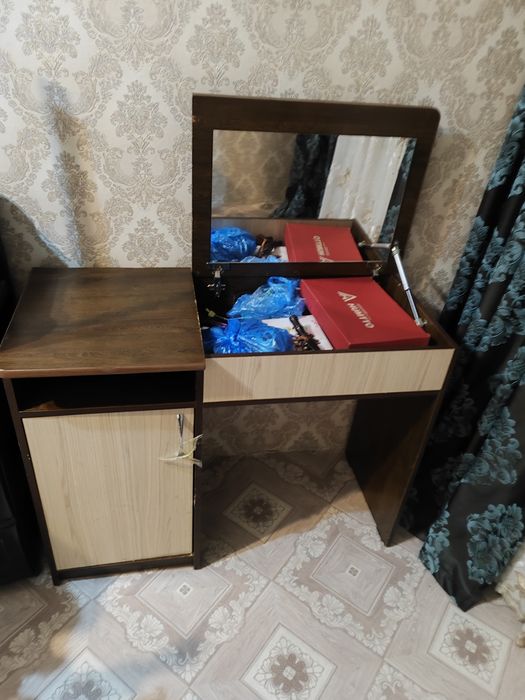 Продам парту,стол