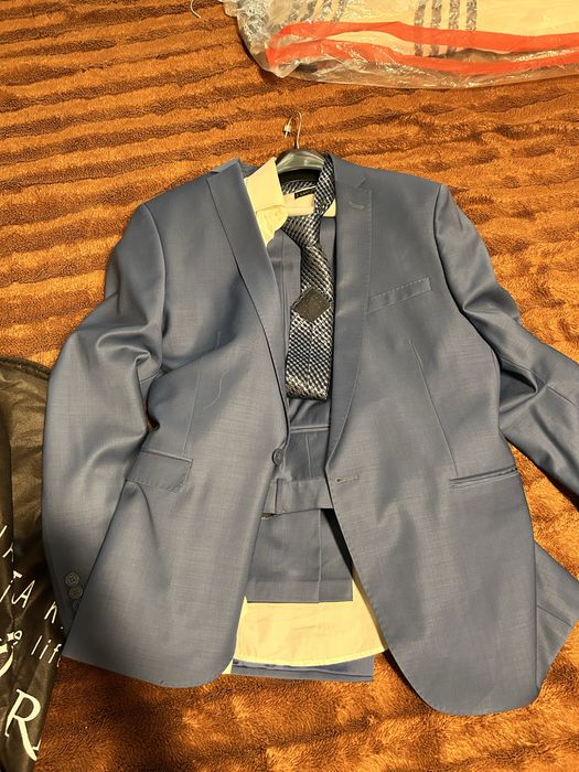 Костюм отдам бесплатно