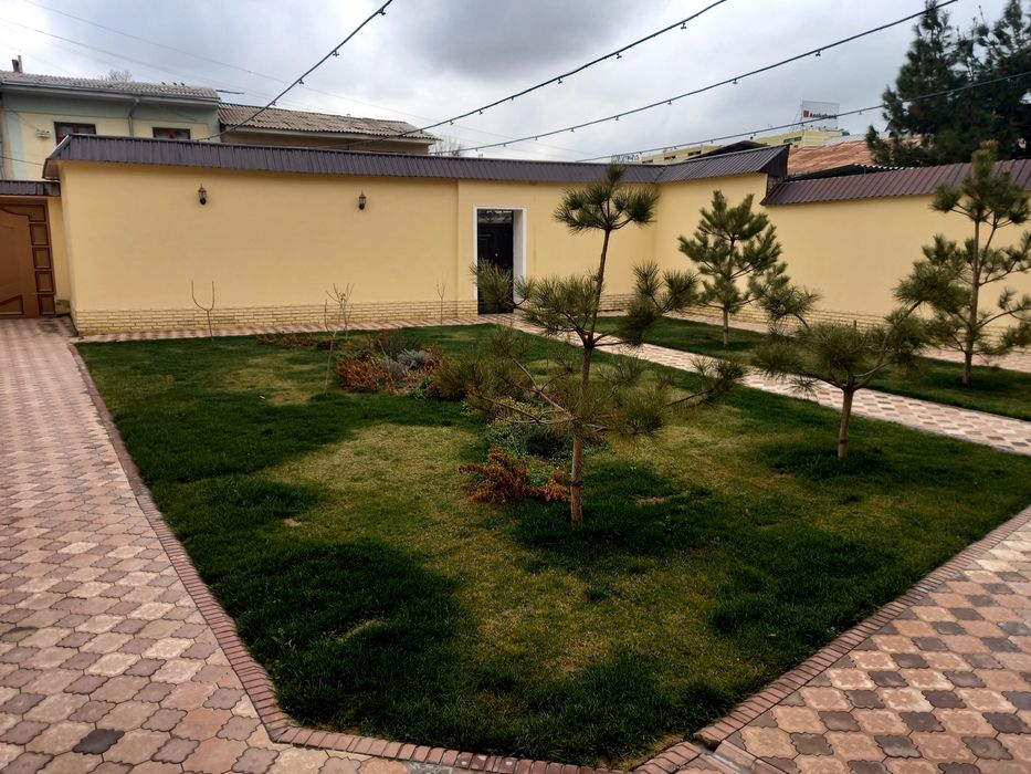 Юнособат частный дом 2 этажа 4 комнаты 220 квадракинотеатр Казахстан