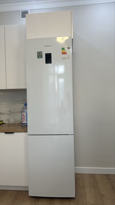 Холодильник Самсунг почти новый