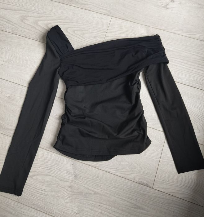 Блуза с паднало рамо