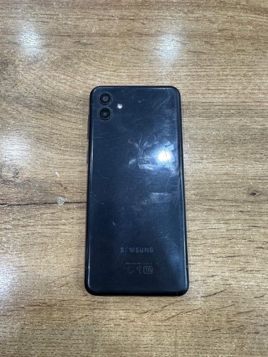 Самсунг А04 жағдайы жақсы