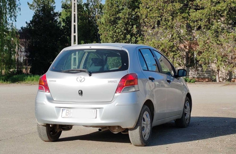 TOYOTA Yaris 2010 — imagine 2