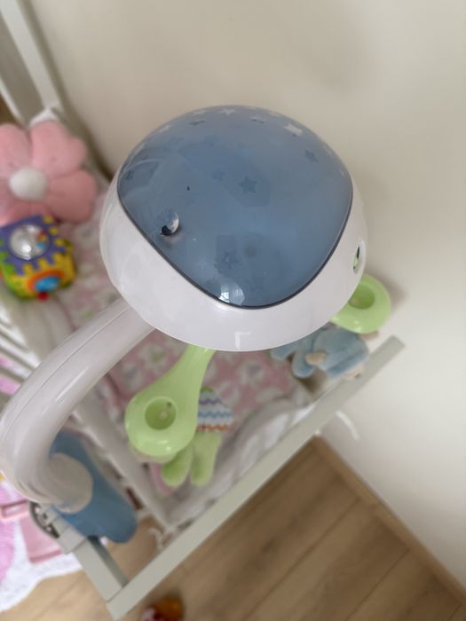 Играчка за бебешко легло fisher price