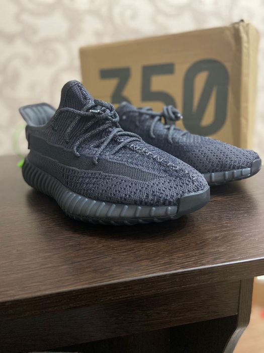 Продам мужские кроссовки