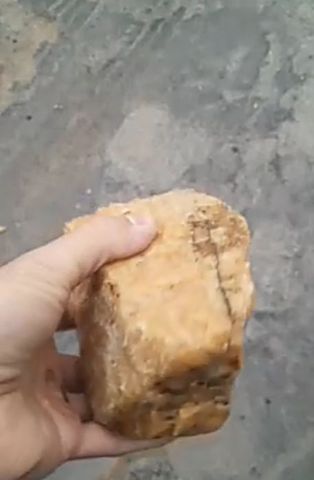 Шпат. Тош. сотилади