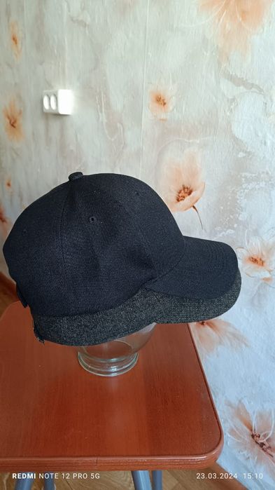 Кепка черная новая.