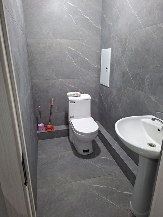 Kvartira oʻrikzor bozori yonidagi yangi domlardan 2 xonalik yangi remo