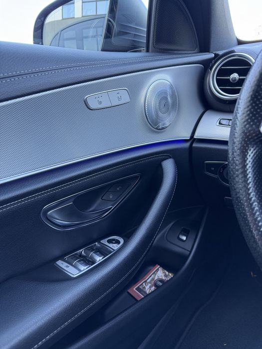 Mercedes-Benz E 400 4MATIC AMG | 333 CP | AIRMATIC | FULL Istoric |