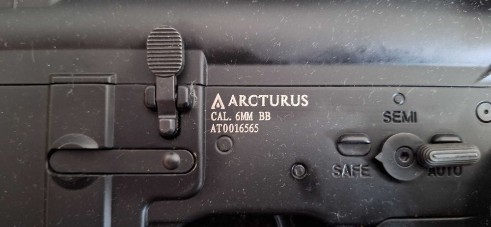 Пълен комплект еърсофт Arcturus AR15 с Umarex RDS 6 airsoft реплика