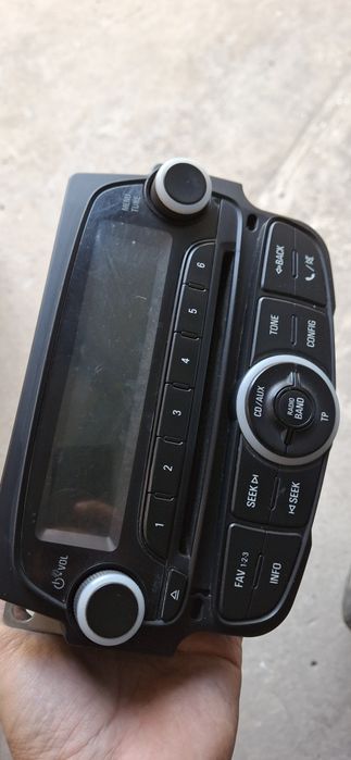 Продам магнитолу от спарка 4 позиции.с блютусом.состояние хорошое.фото