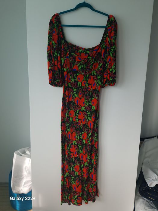 Rochie midi cu model floral din viscoza