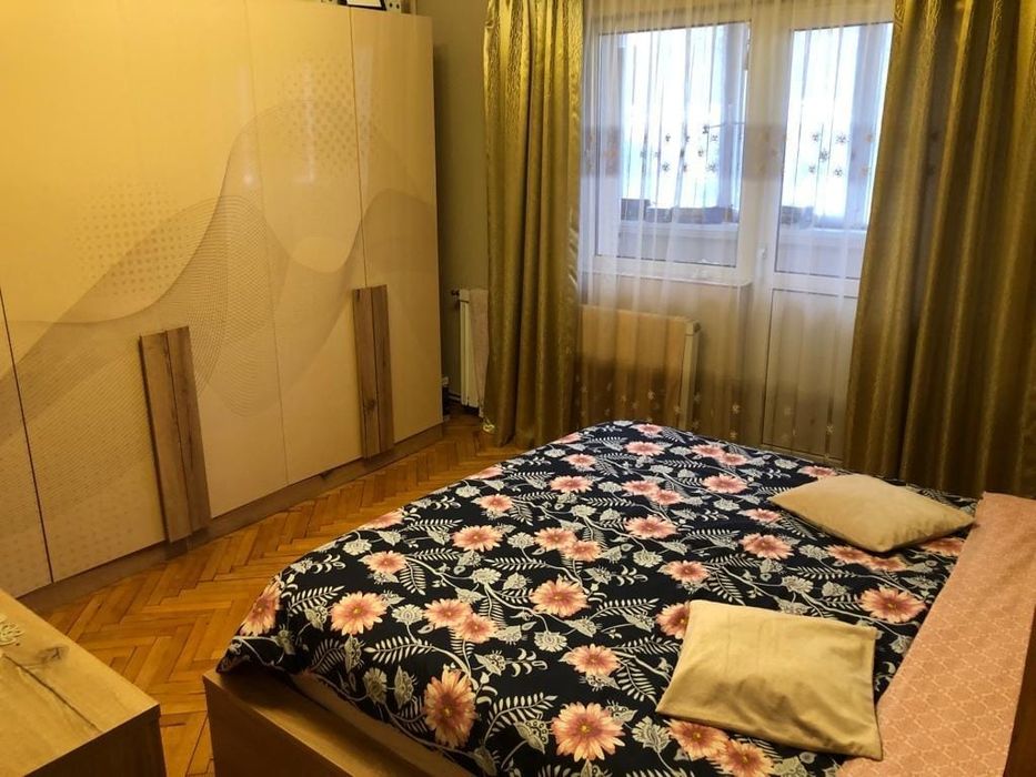Închiriez apartament