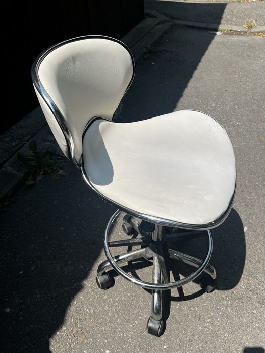 Vand scaun salon