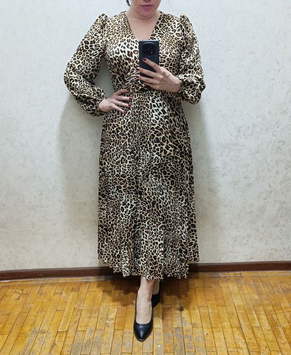 Любое платье за 20 тыс сум  в шикарном состоянии.