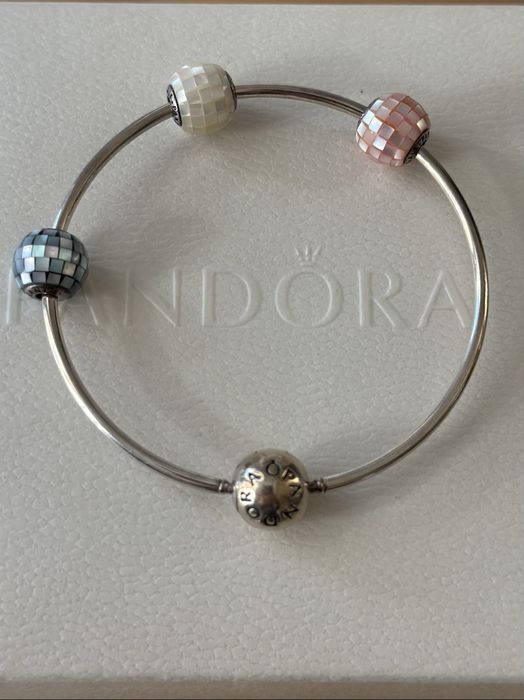 Гривни и Талисмани Pandora